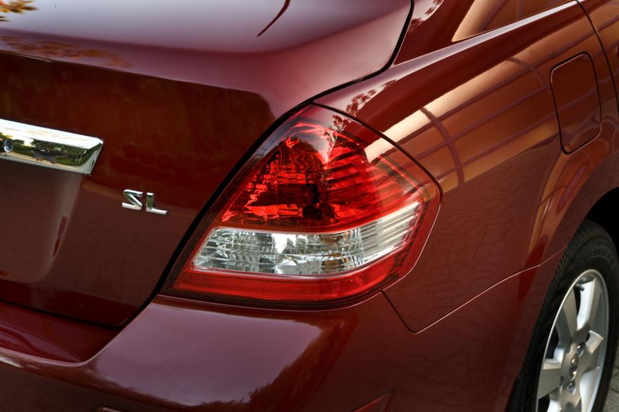  Nissan Versa 2010 года  (фото 17 из 35)